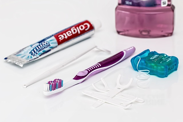 tooth brush and floss to clean teeth